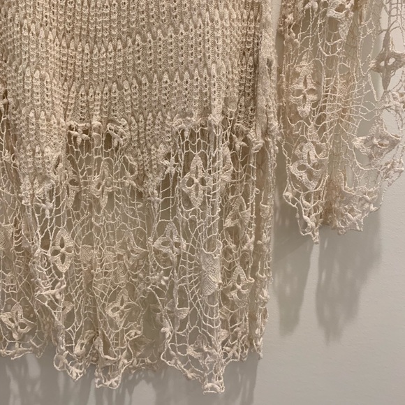 Free People small lace detailed cream flowy top - Picture 5 of 8